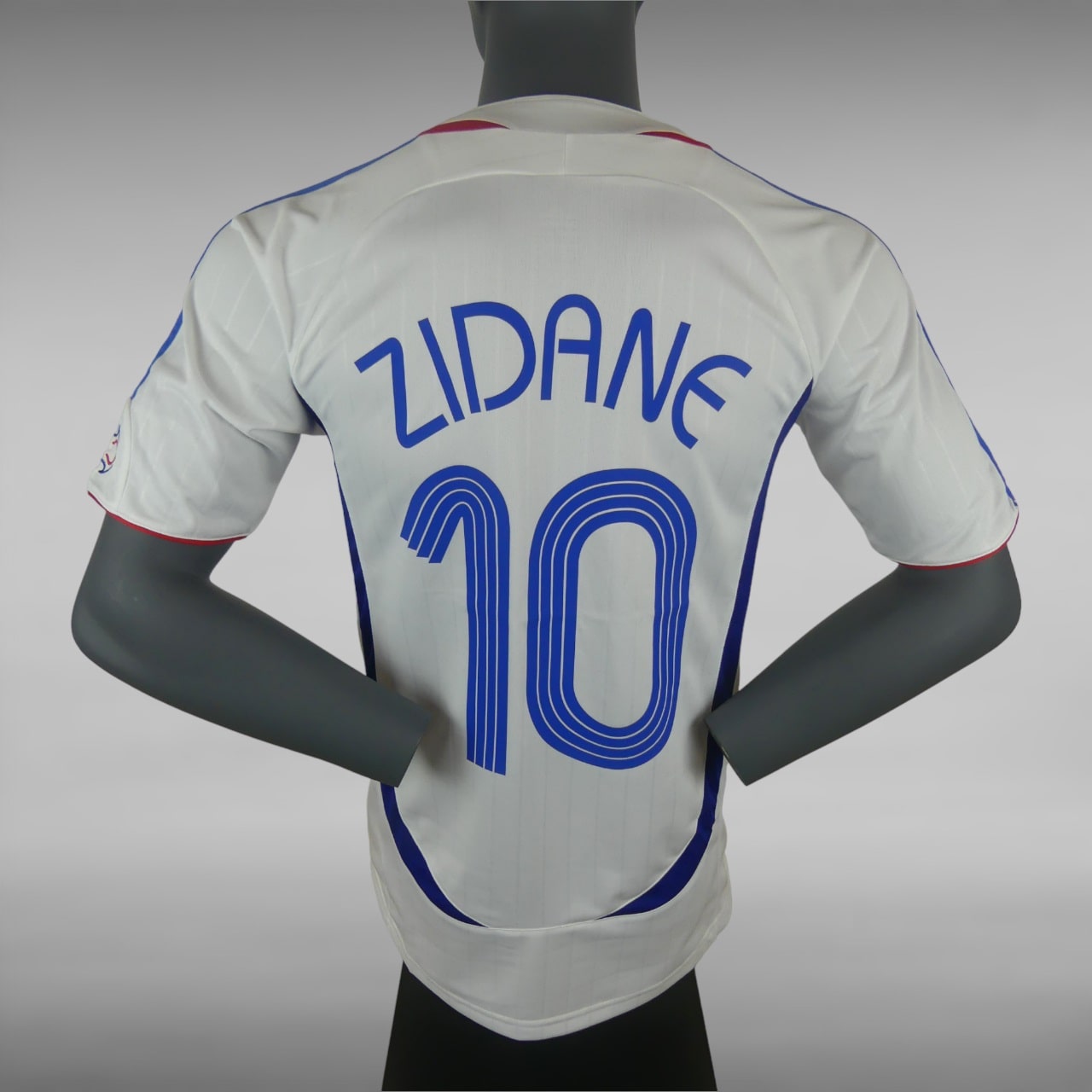 Maillot-Retro-Vintage-Equipe-de-France-ZIDANE-2006-2-1.jpg